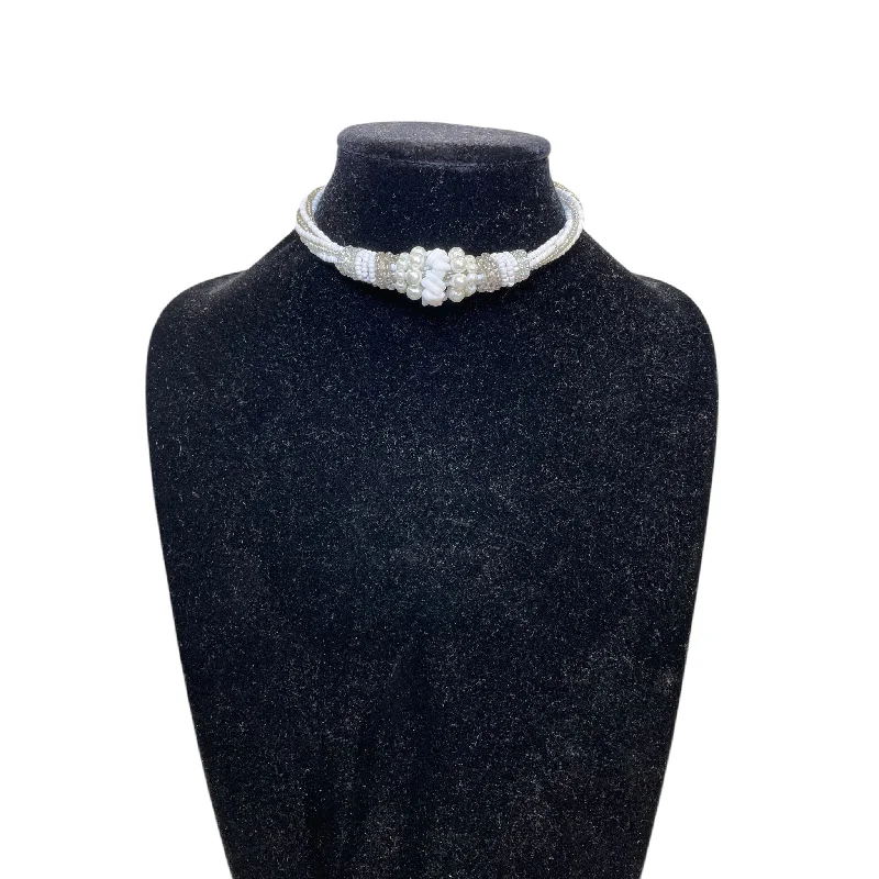 Necklace Choker & Collar By Cme In White