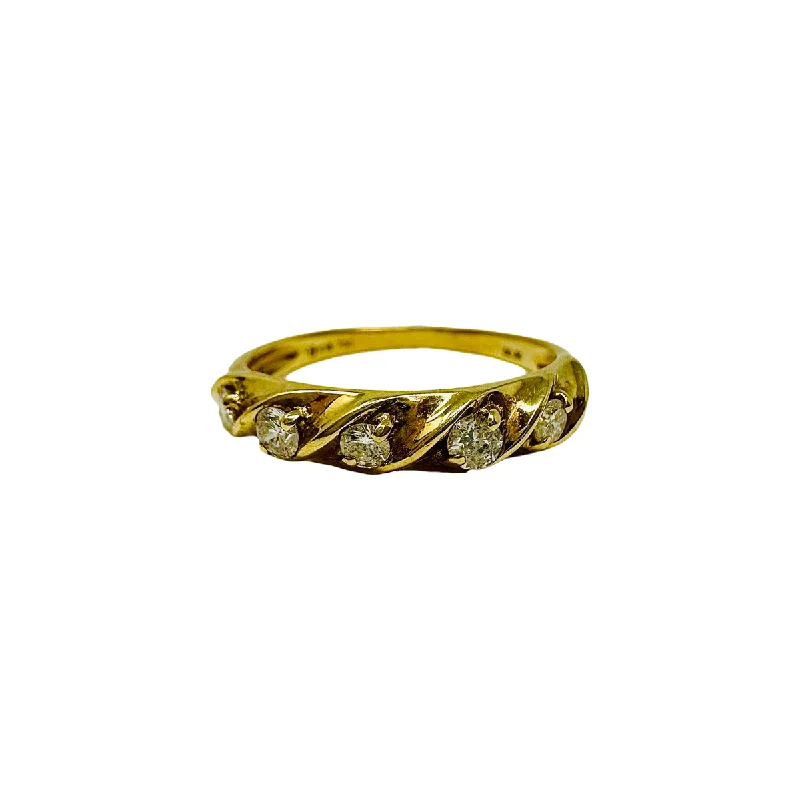 18K Gold Ring with 5  Diamonds